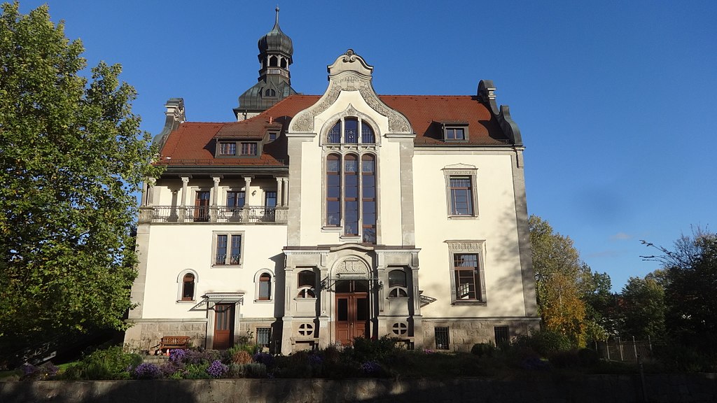 Lößnig von oben  Leipzig-Lößnig mit Stauteich und Rundling